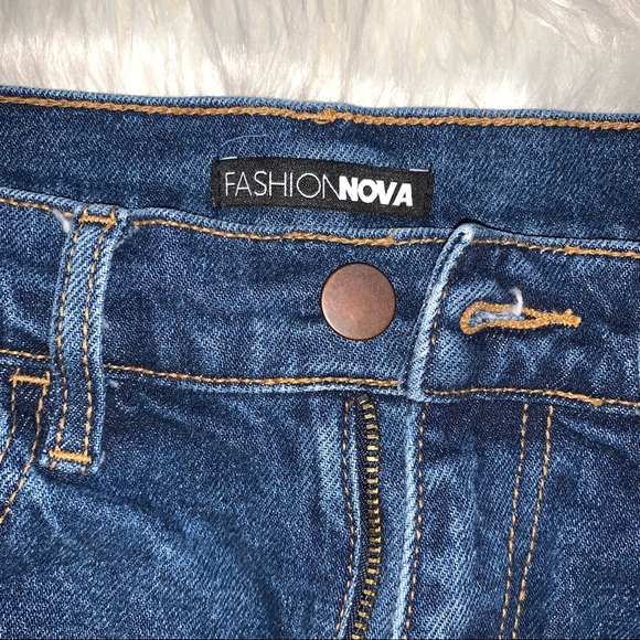 Fashion Nova High Rise Mom Jeans - Picture 2 of 3